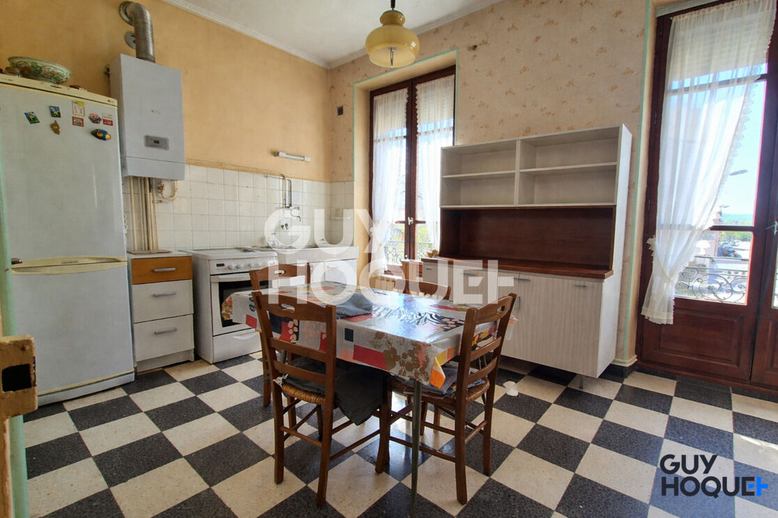 Appartement Saint Fons - Proche Tramway T10 - 4 pièces - 83 m2