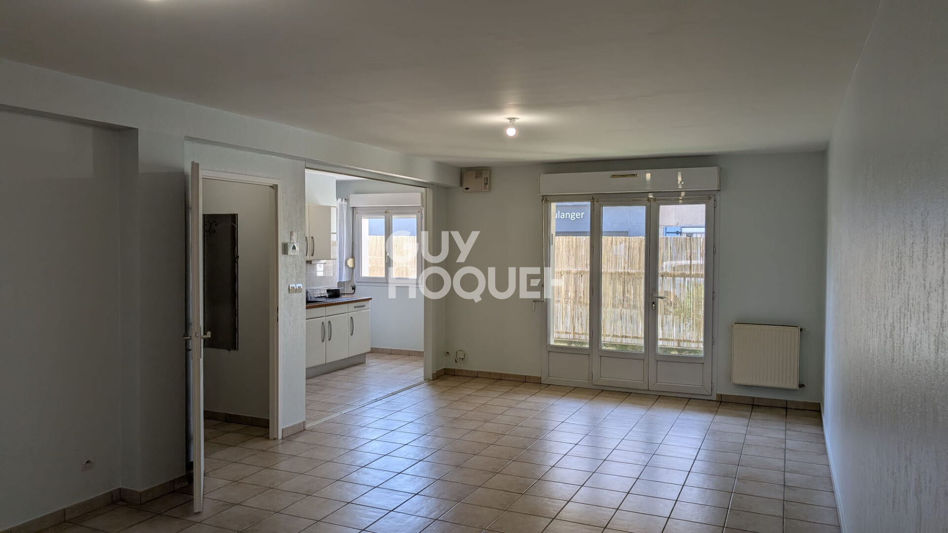 A LOUER  T3 avec balcon, cave et garage au centre de Sérézin du Rhône