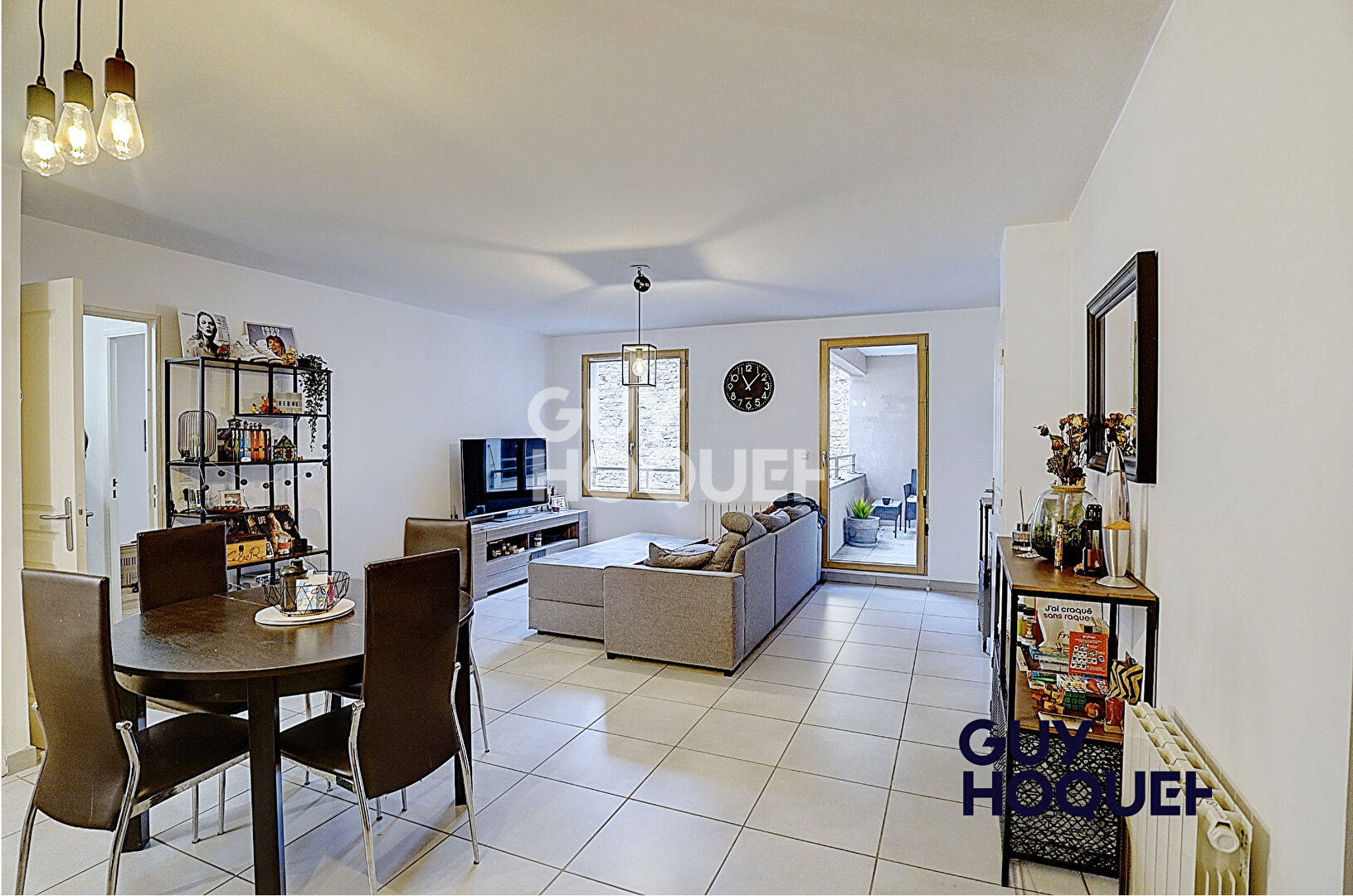 A vendre T2 de 53 m² + extérieure + stationnement au coeur de Saint Cyr au mont d'Or