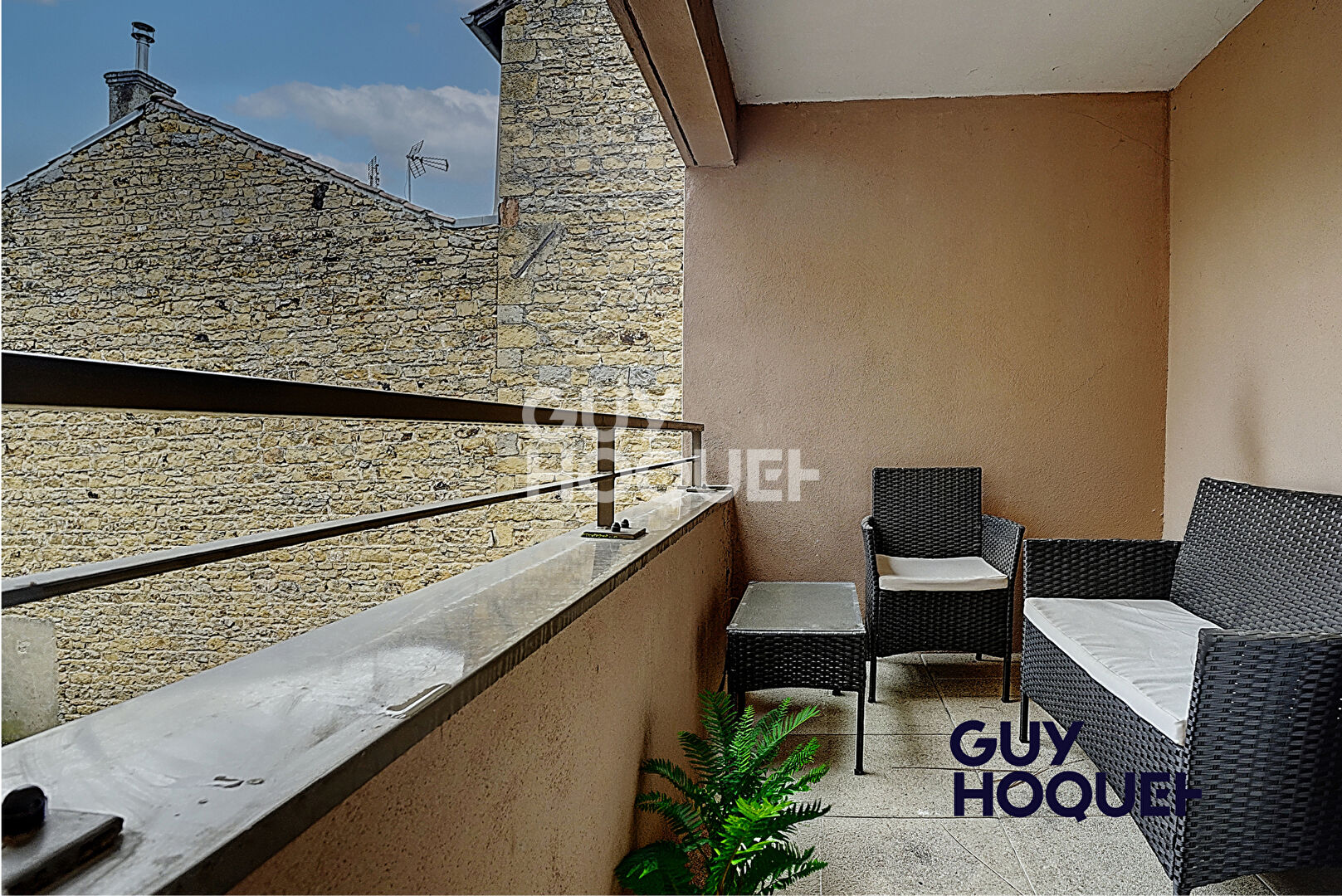 A vendre T2 de 53 m² + extérieure + stationnement au coeur de Saint Cyr au mont d'Or