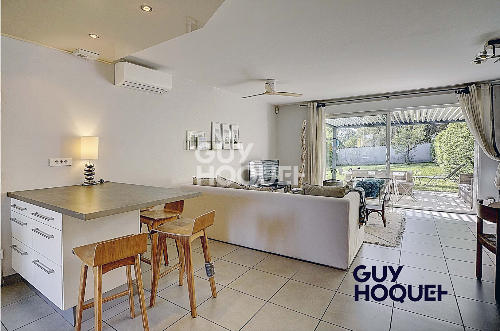 Rare à la vente : Esprit "Maison de Village" en Duplex ? Jardin 350 m²