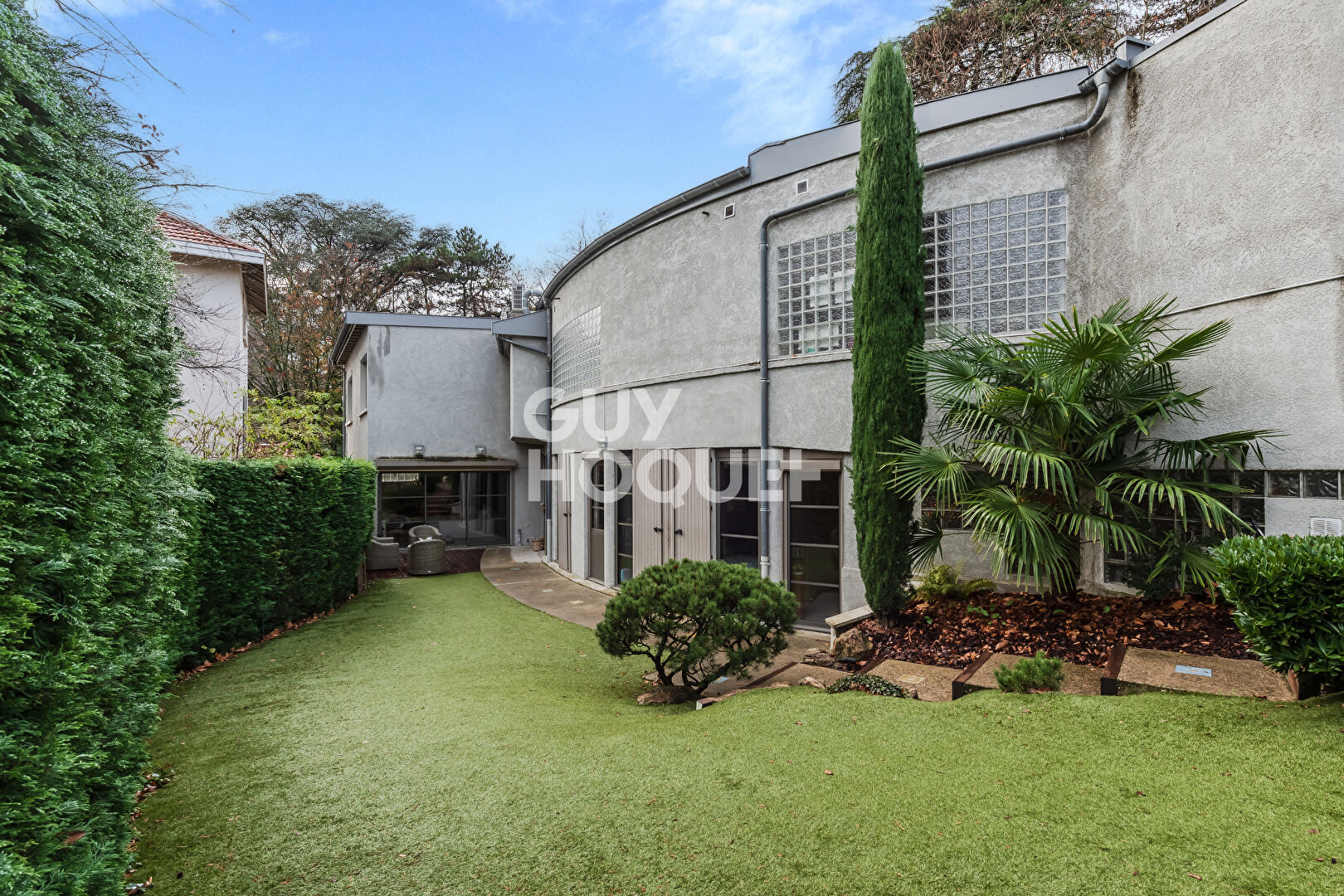 Loft Sainte Foy Les Lyon  / Lyon5  156 m² carrez et 359 m² de jardin -parking - climatisation et cave