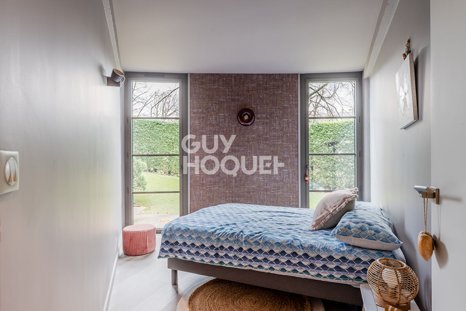 Loft Sainte Foy Les Lyon  / Lyon5  156 m² carrez et 359 m² de jardin -parking - climatisation et cave