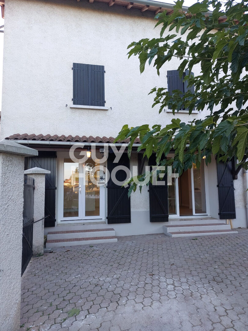 Maison mitoyenne avec terrasse au centre de Feyzin 4 pièces de 80 m2