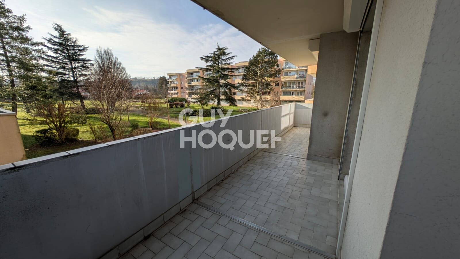 Appartement 4 pièces de 80 M2 à St Symphorien D Ozon avec balcon