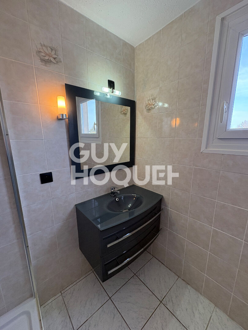 Appartement 4 pièces de 80 M2 à St Symphorien D Ozon avec balcon