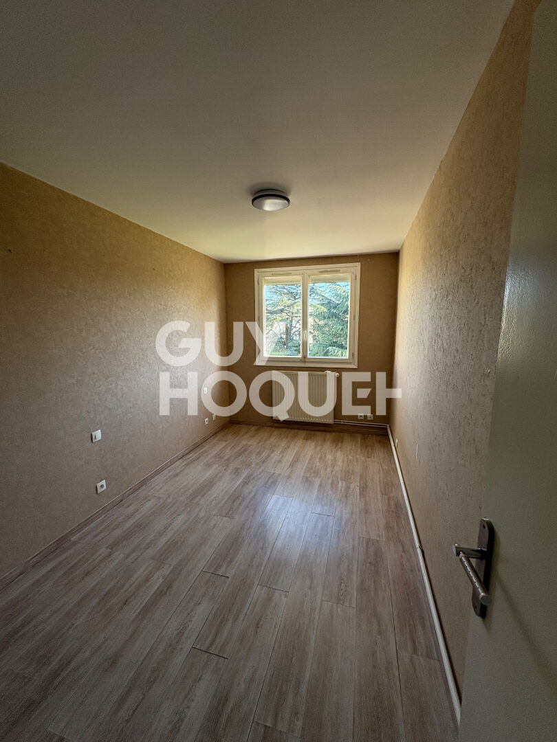 A louer T5 de 80 m² avec cave et stationnement à Lyon 69005