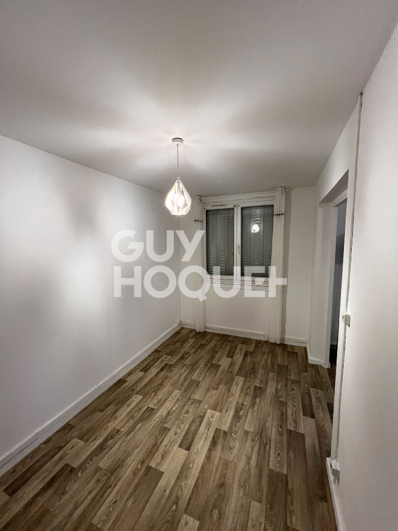 A LOUER au centre de Lyon 8 ème, un T4 avec balcon et parking