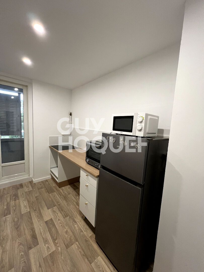 A LOUER au centre de Lyon 8 ème, un T4 avec balcon et parking