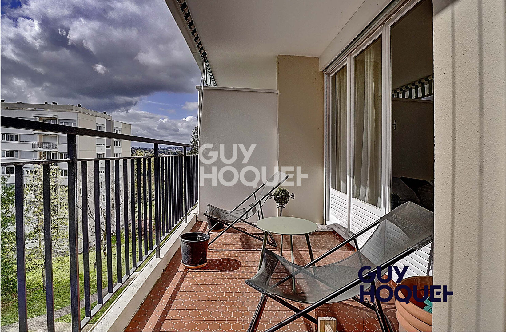 A vendre T6 de 111 m² à Sainte Foy Les Lyon + stationnement