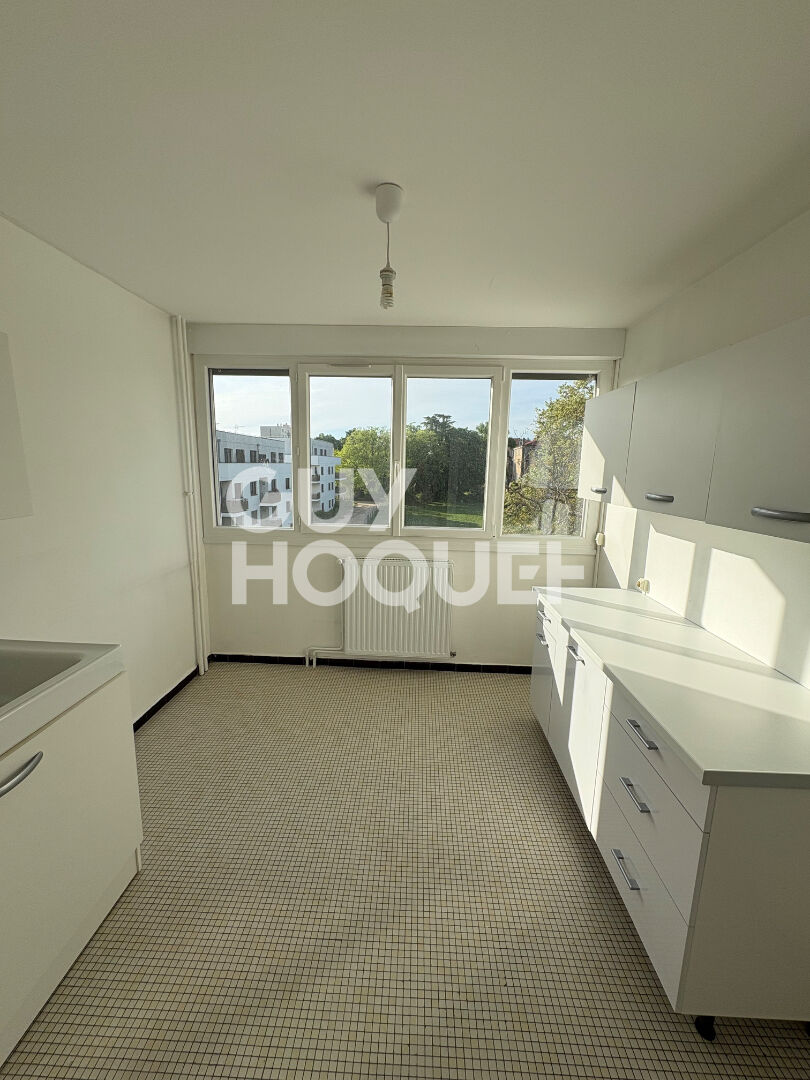 A Louer T2  de 49 m² avec balcon et place de stationnement à Sainte Foy Lès Lyon