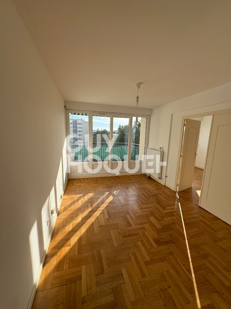 A Louer T2  de 49 m² avec balcon et place de stationnement à Sainte Foy Lès Lyon