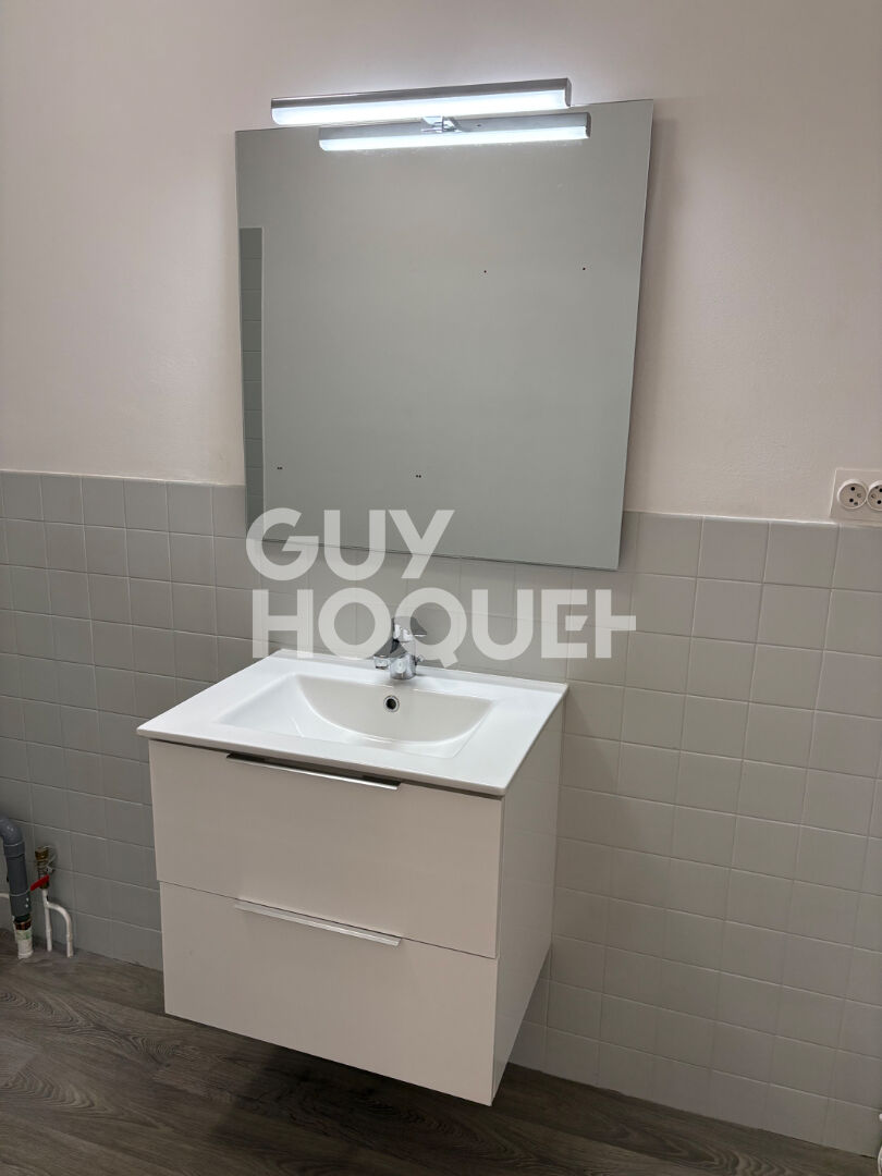 A Louer T2  de 49 m² avec balcon et place de stationnement à Sainte Foy Lès Lyon