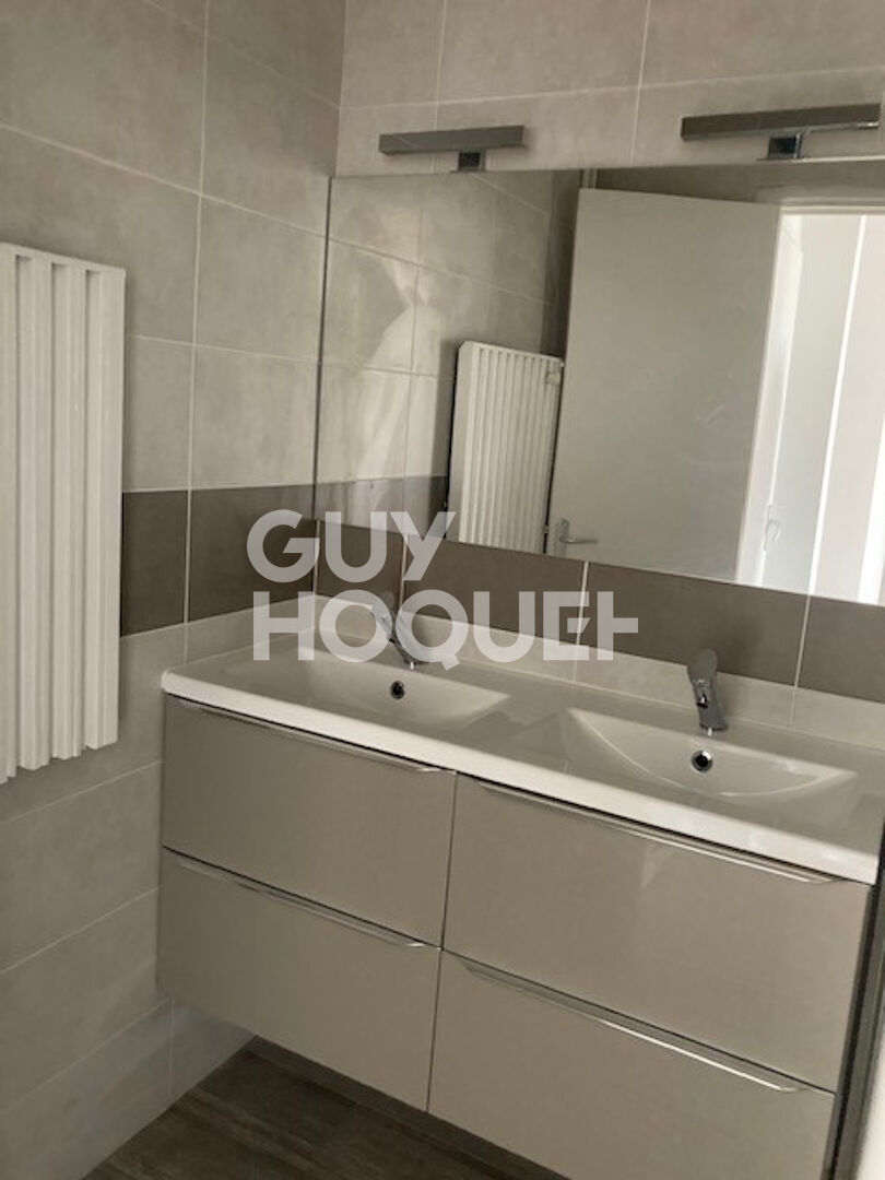 T4 lumineux de 81 M2 à louer Lyon 5  3 CHAMBRES