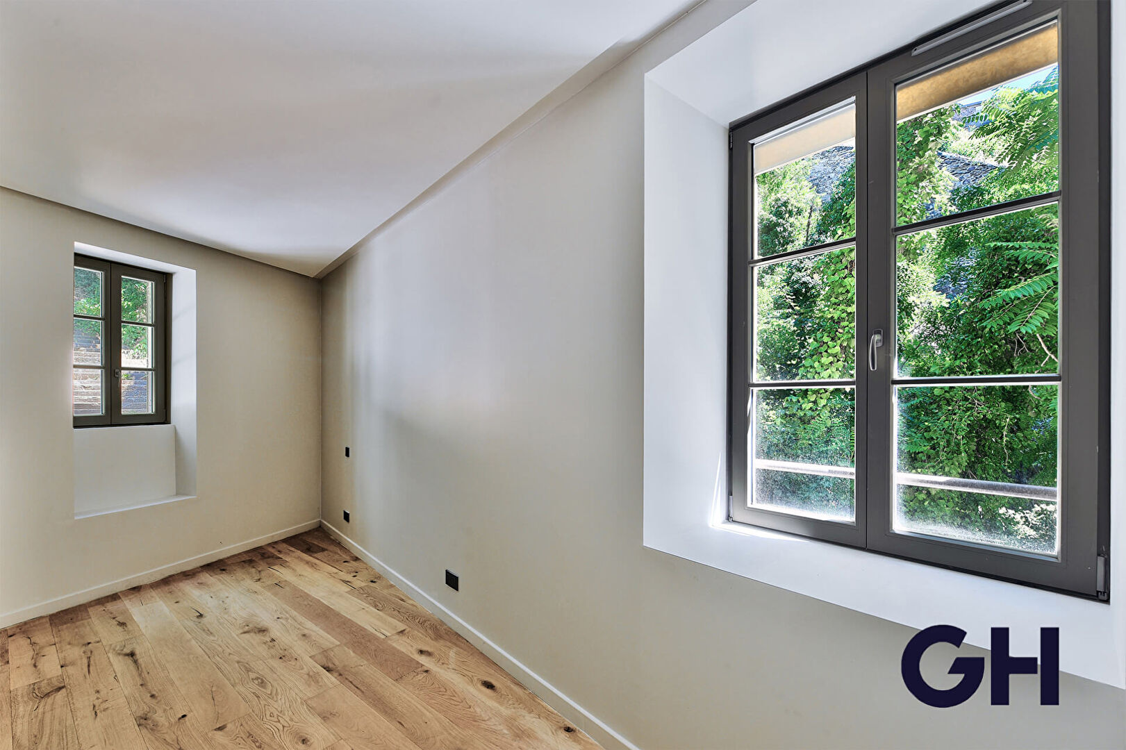 Lyon 1er. T3 - 61 m² entièrement rénové - Bords de Saône.