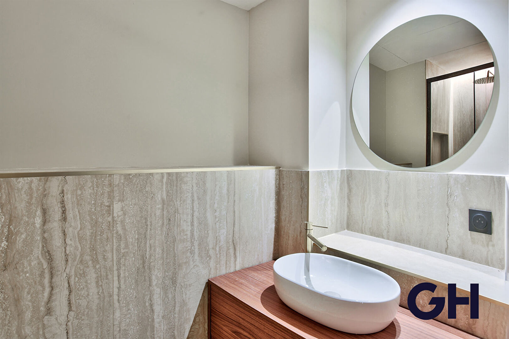 Lyon 1er. T3 - 61 m² entièrement rénové - Bords de Saône.