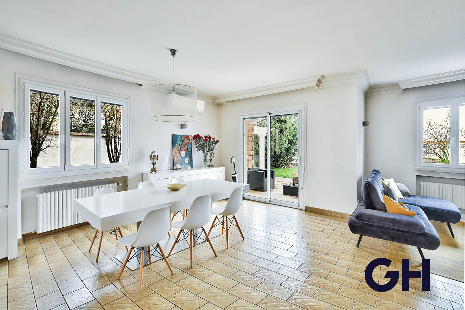 Secteur résidentiel - Maison 6 pièces 185m2 - Villeurbanne