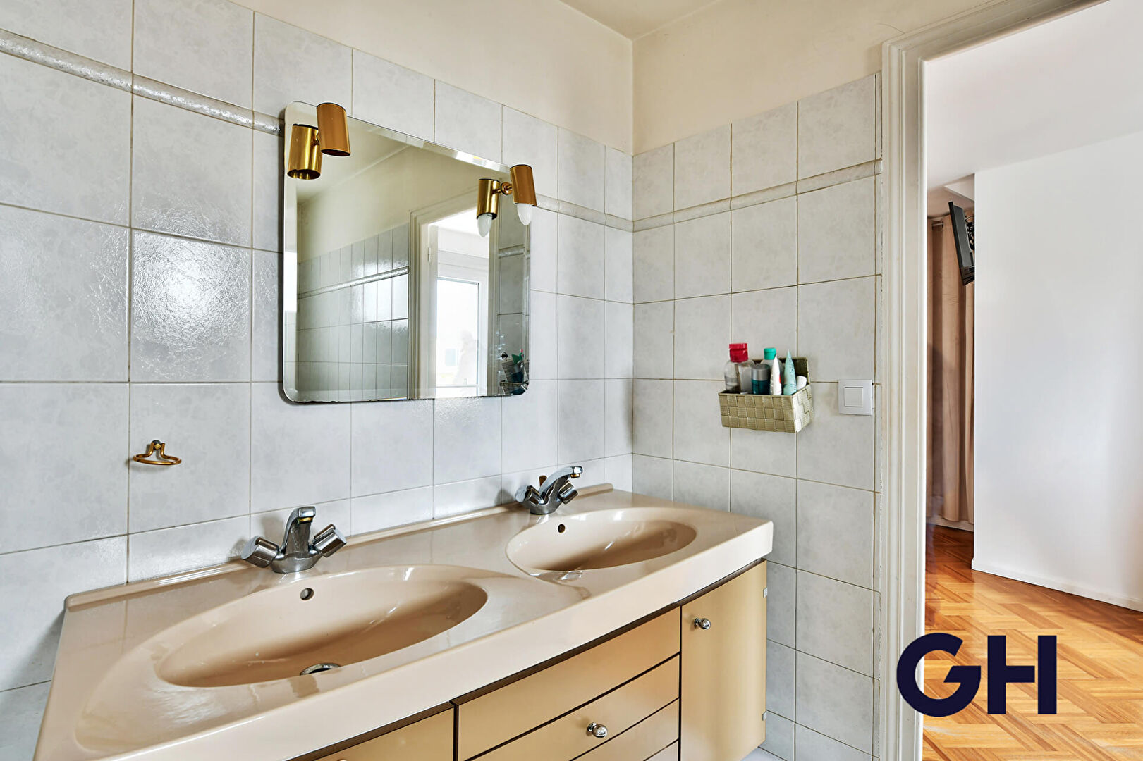 Secteur résidentiel - Maison 6 pièces 185m2 - Villeurbanne