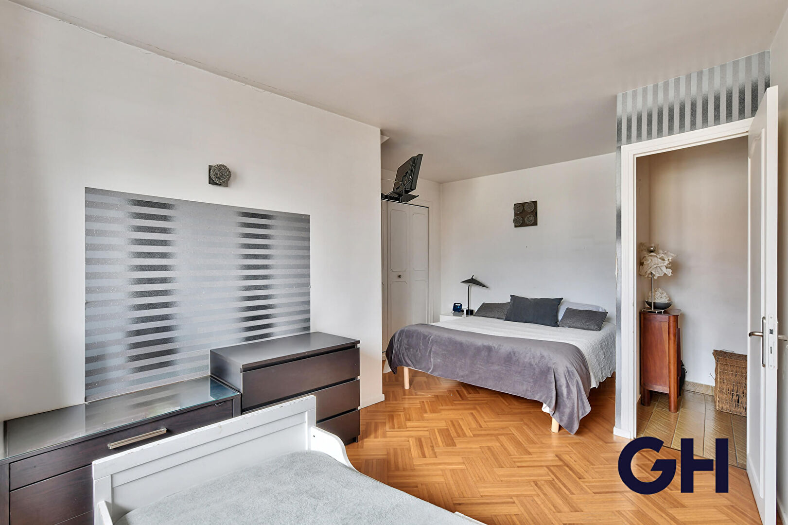 Secteur résidentiel - Maison 6 pièces 185m2 - Villeurbanne