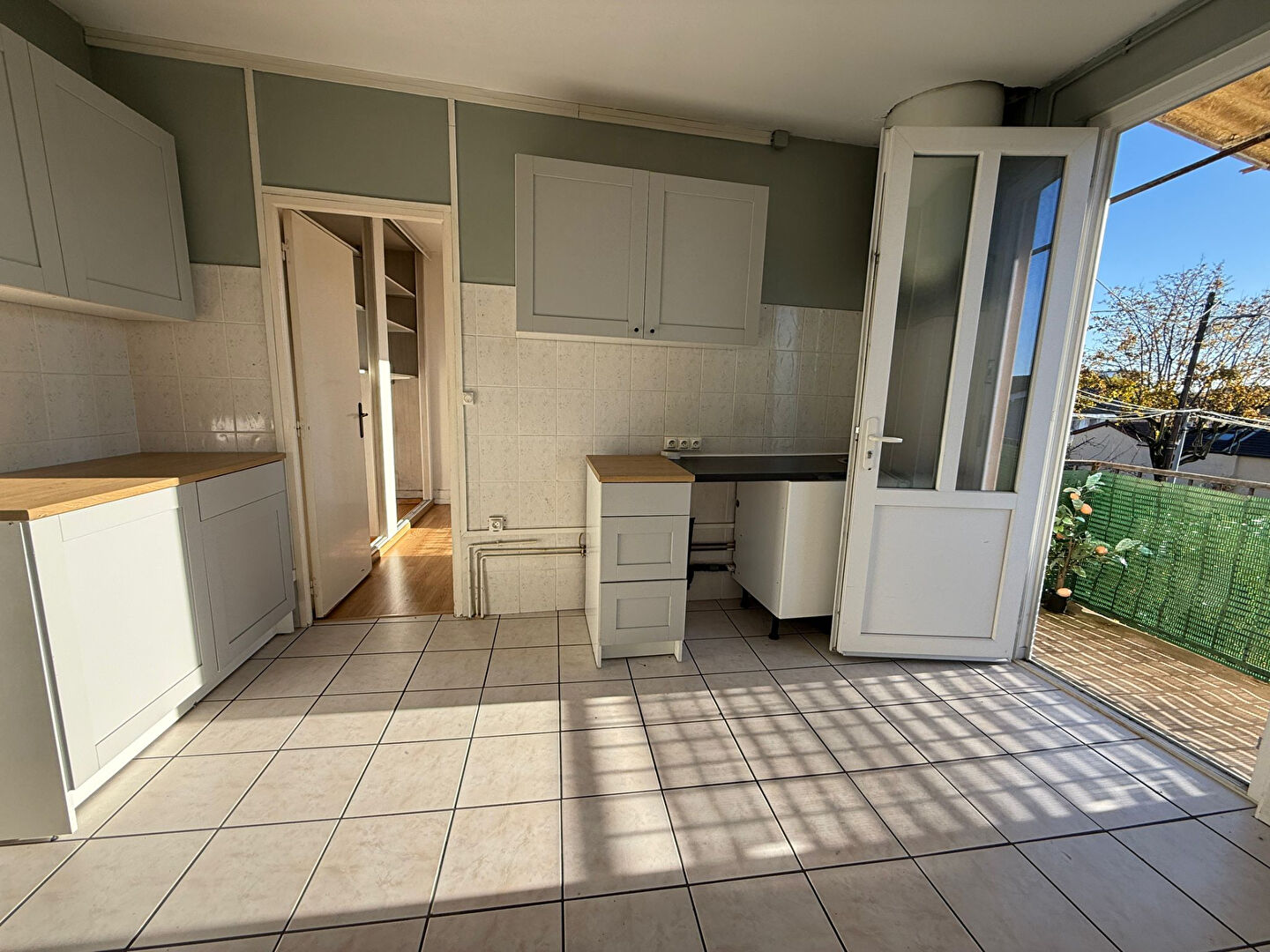 Immeuble de rapport Bron 66.63 m2