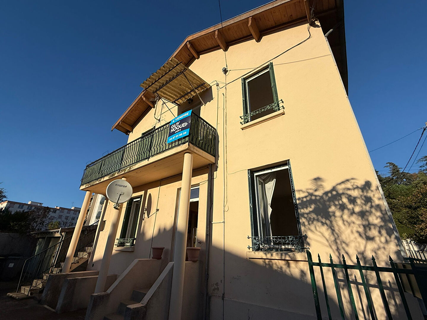 Immeuble de rapport Bron 66.63 m2