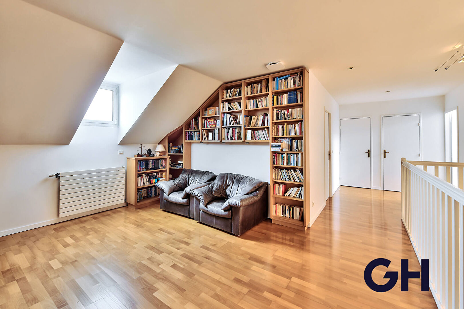 DUPLEX TOIT TERRASSE / CROIX - ROUSSE