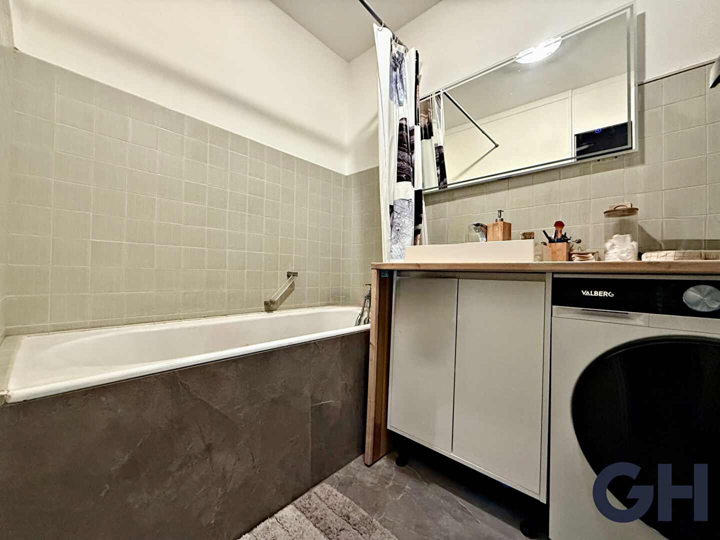 Les Essarts - Métro D - Appartement Bron 75.22 m2