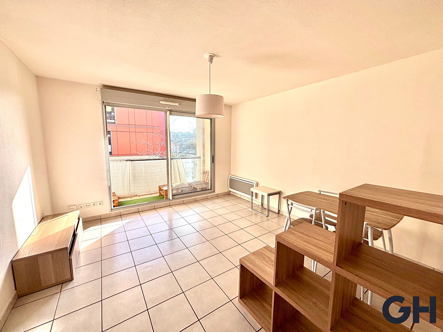 Appartement 2 pièces avec terrasse et garage