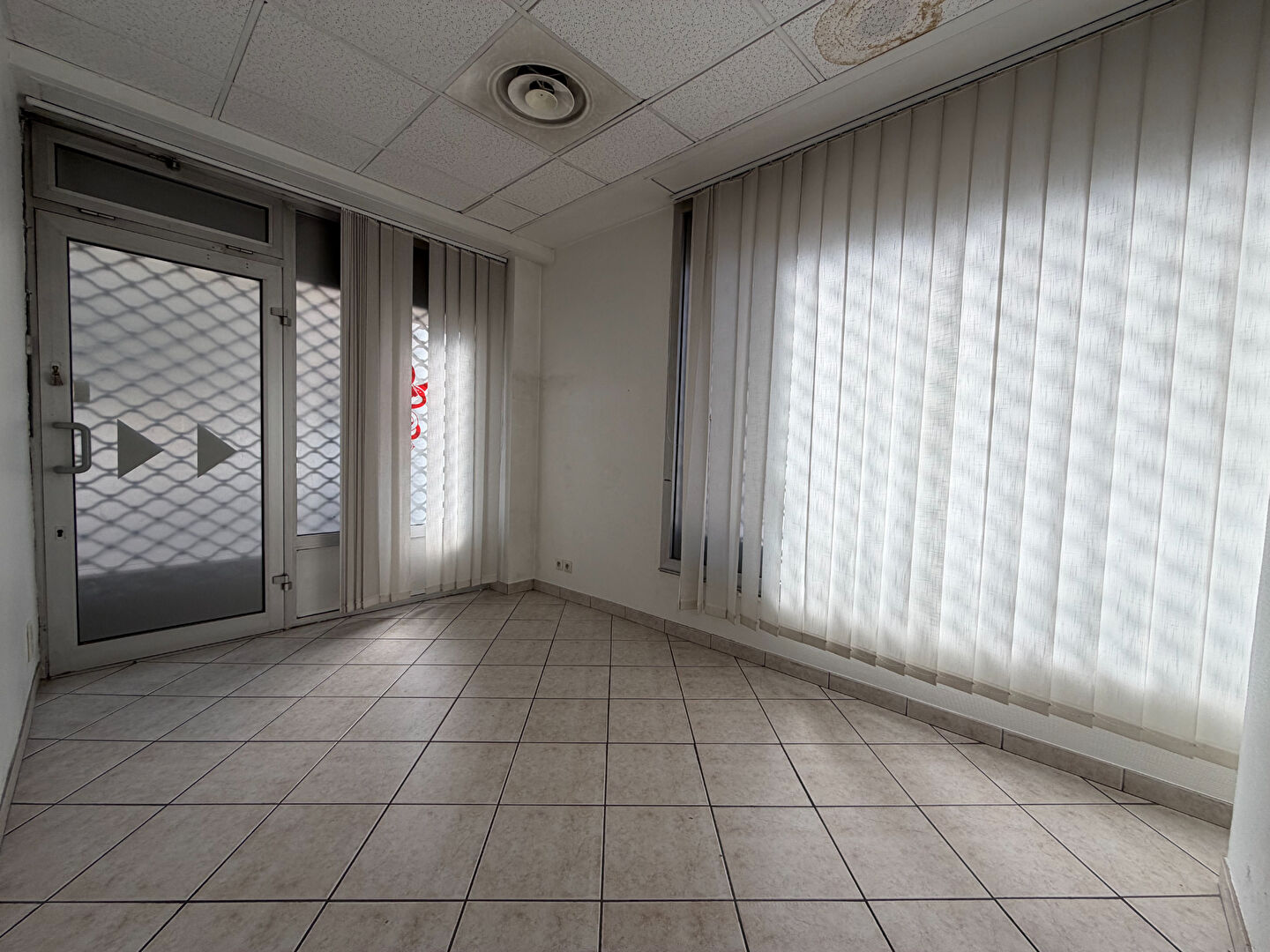 Local commercial 150 m2 - Charpennes, Villeurbanne - proche du métro