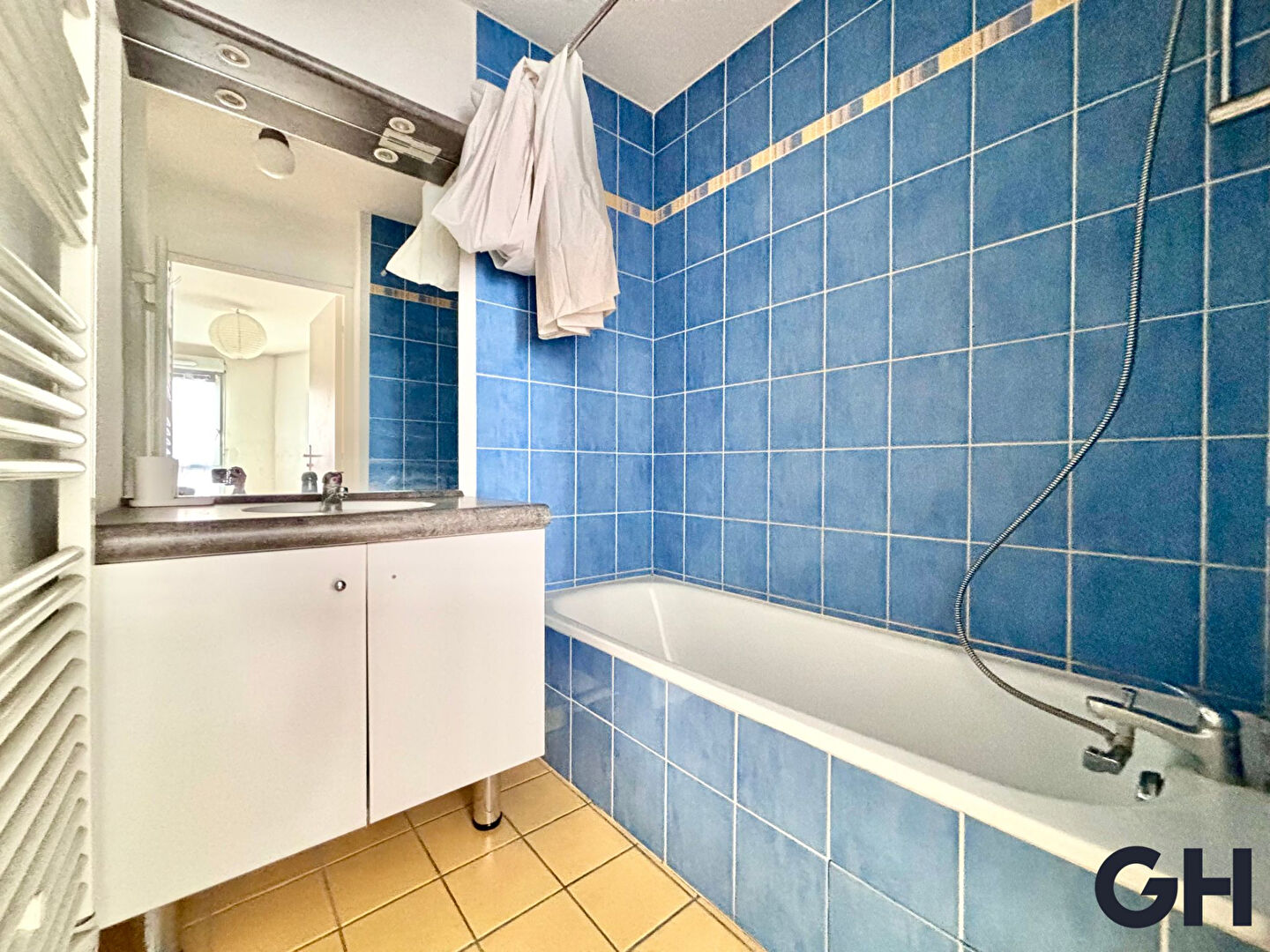 Appartement 2 pièces avec terrasse et garage