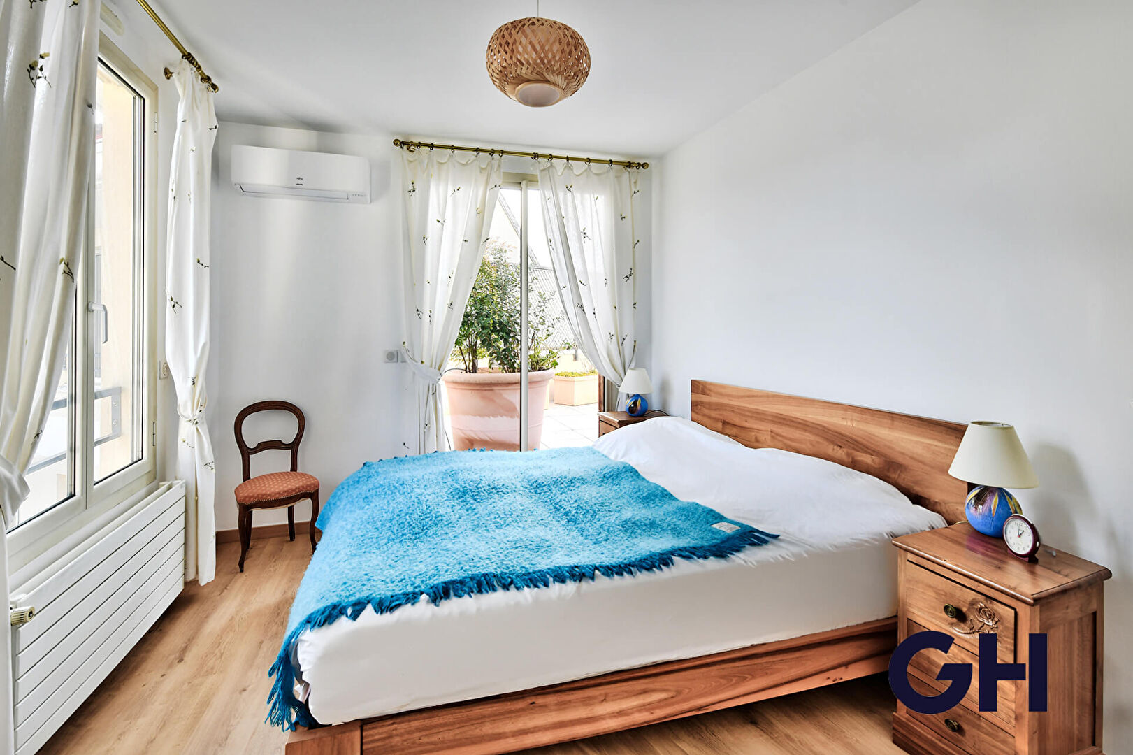 DUPLEX TOIT TERRASSE / CROIX - ROUSSE