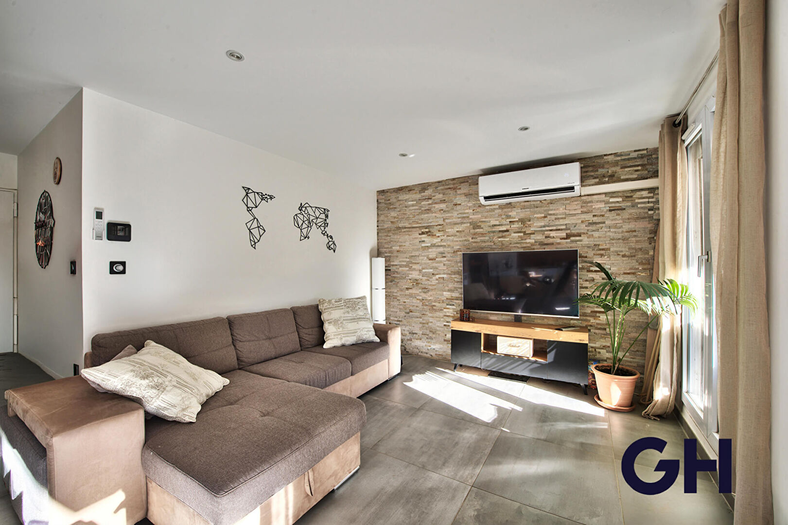 CALUIRE-ET-CUIRE - CRÉPIEUX - APPARTEMENT DE CARACTÈRE AVEC JARDIN PRIVATIF