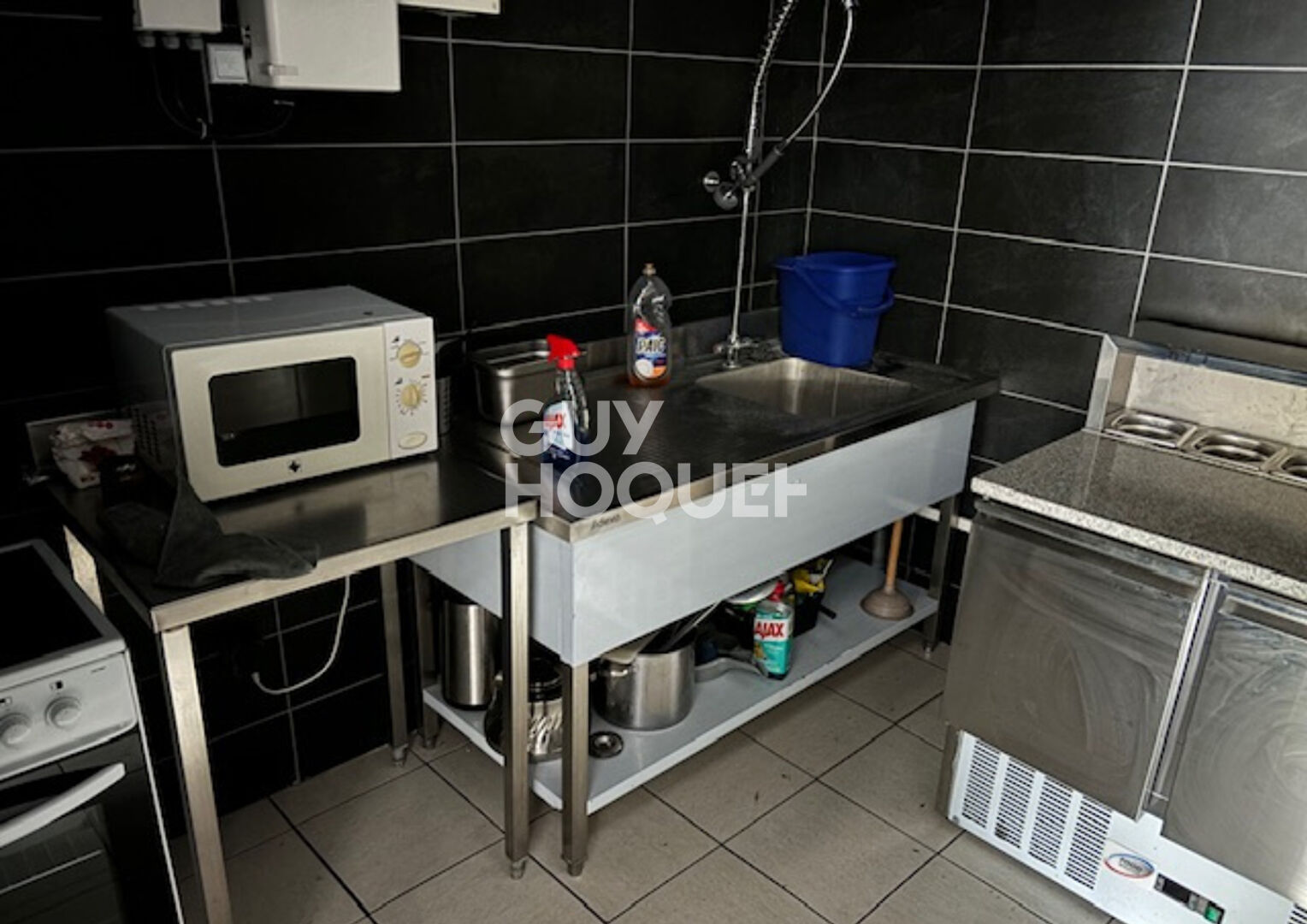 Murs commerciaux vendus loués  - Lyon 7e Gerland