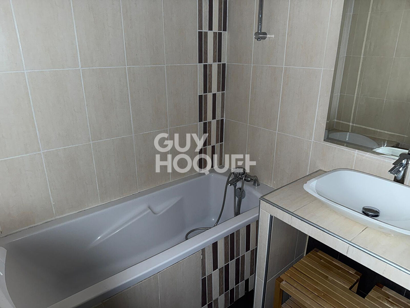 VILLEURBANNE, QUARTIER GRATTE CIEL - T4 / T5 familial