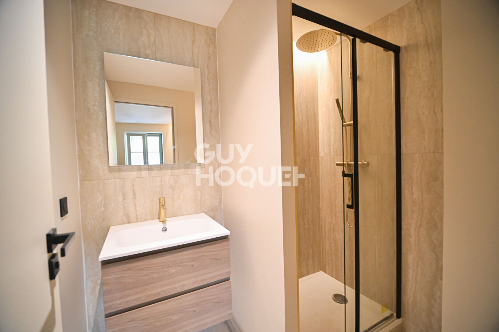 Appartement Lyon 4 pièces 99 m2 (Carrez 98.92m²)