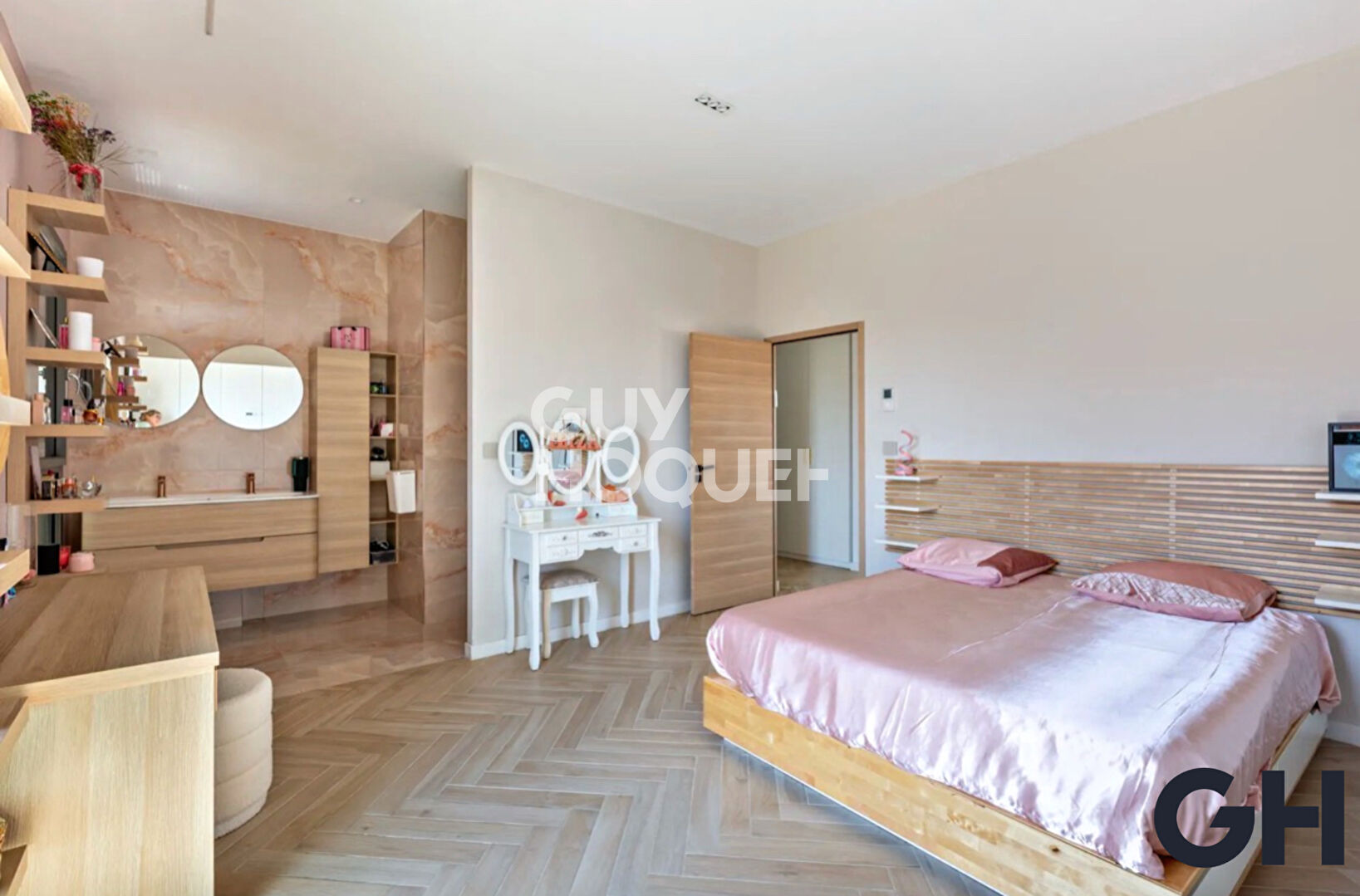 Villeurbanne - Maison contemporaine - 11 pièces, 381m2