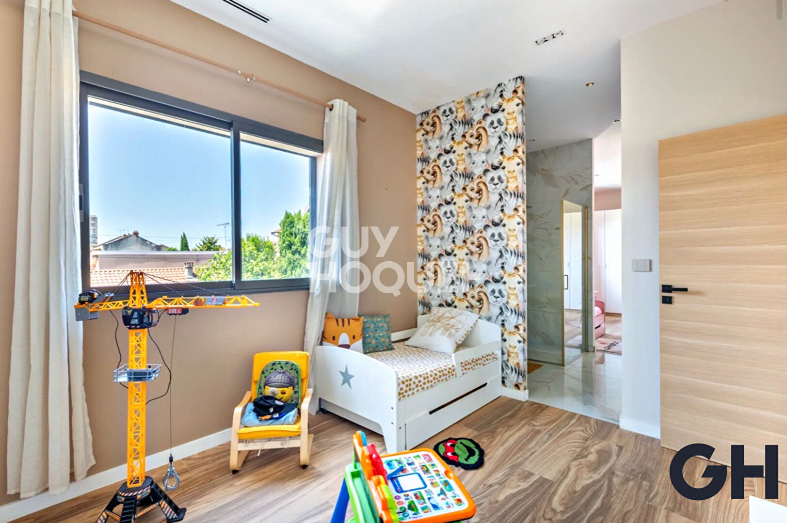 Villeurbanne - Maison contemporaine - 11 pièces, 381m2