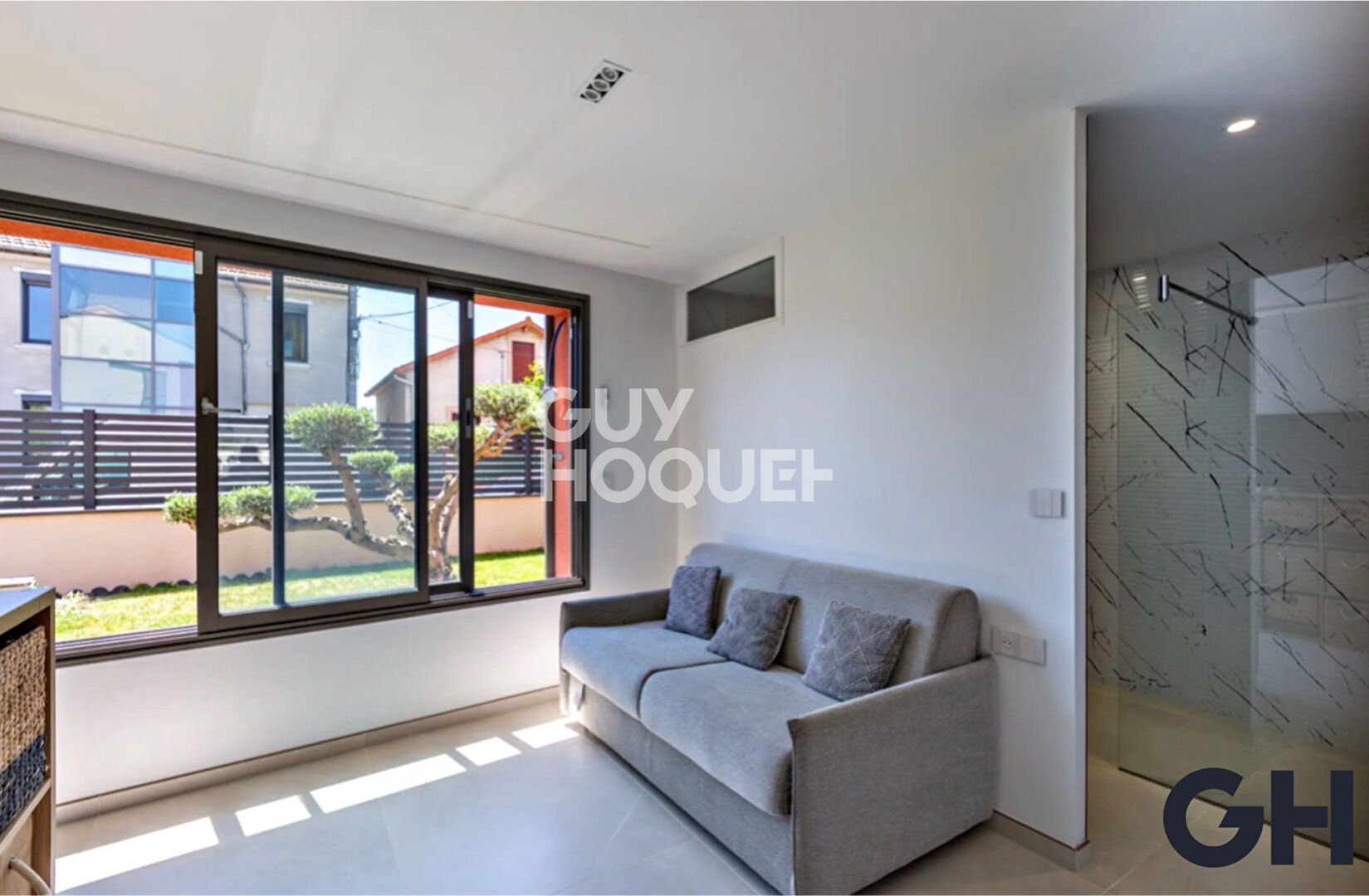 Villeurbanne - Maison contemporaine - 11 pièces, 381m2