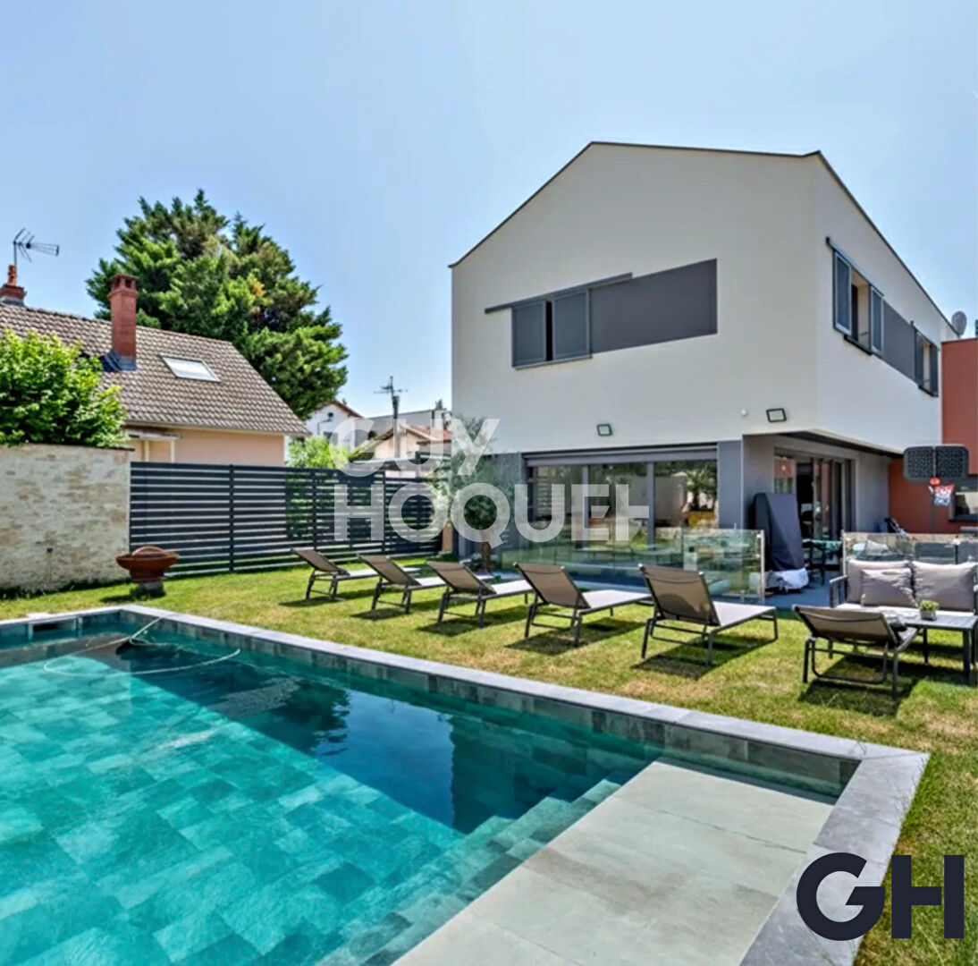 Villeurbanne - Maison contemporaine - 11 pièces, 381m2