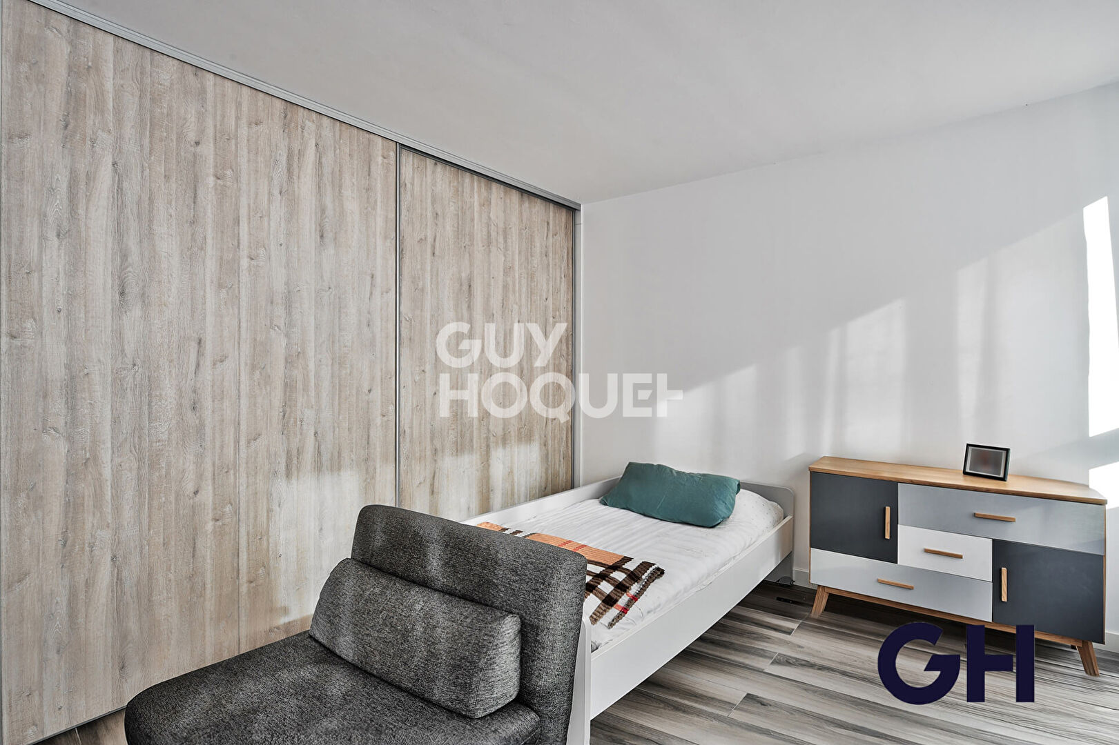 Métro D - LES ESSARTS - Appartement refait à neuf 100m2