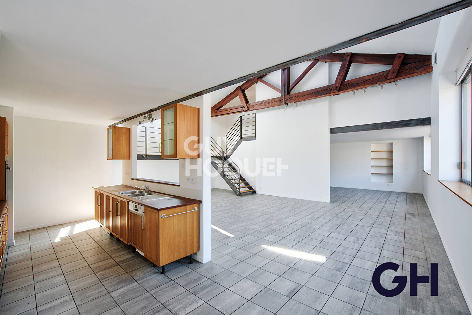 Loft - Sathonay Camp 210 m²