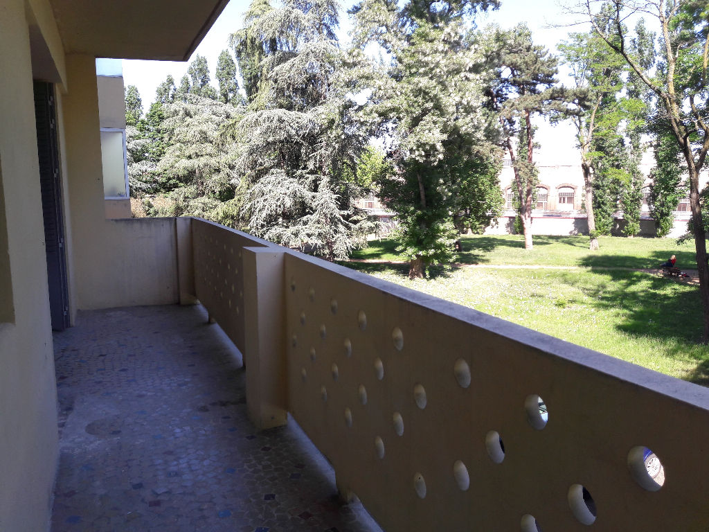 T4 REFAIT A NEUF GARE D OULLINS