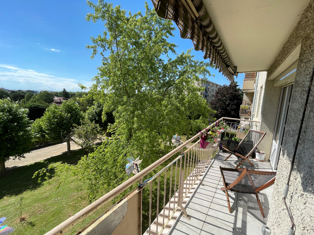 Appartement Centre Bron 4 pièce refait à neuf