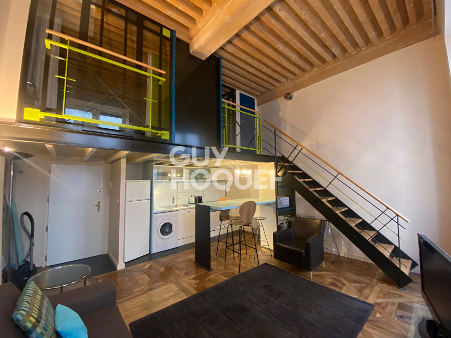 T1 BIS MEUBLE HOTEL DE VILLE