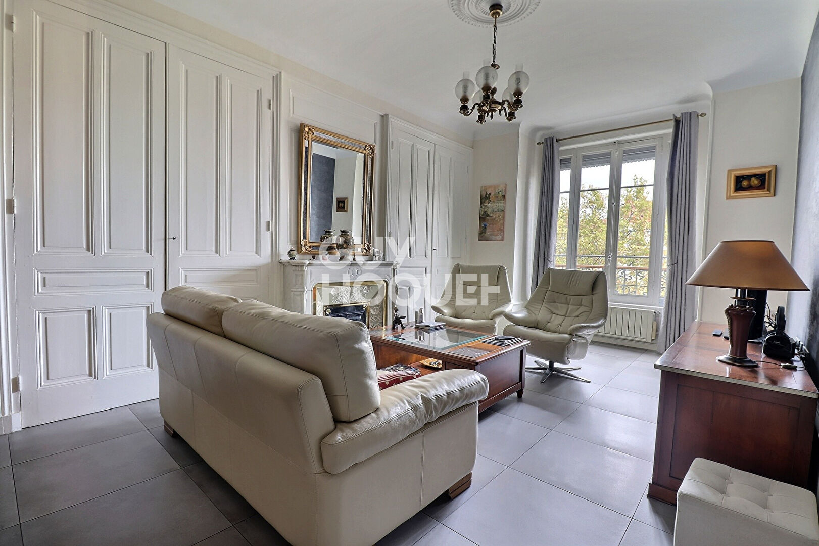 Beau T4 avec cachet de l'ancien - Place Jean Macé