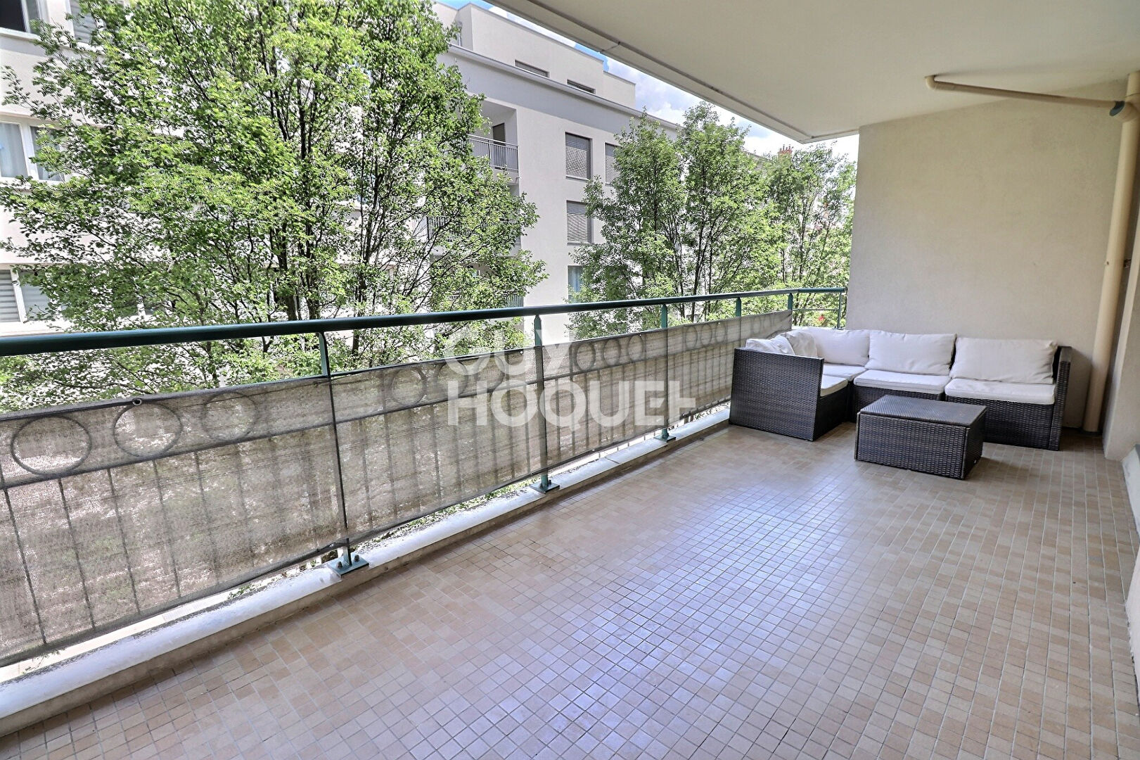 T3 avec terrasse et  garage proche Part Dieu