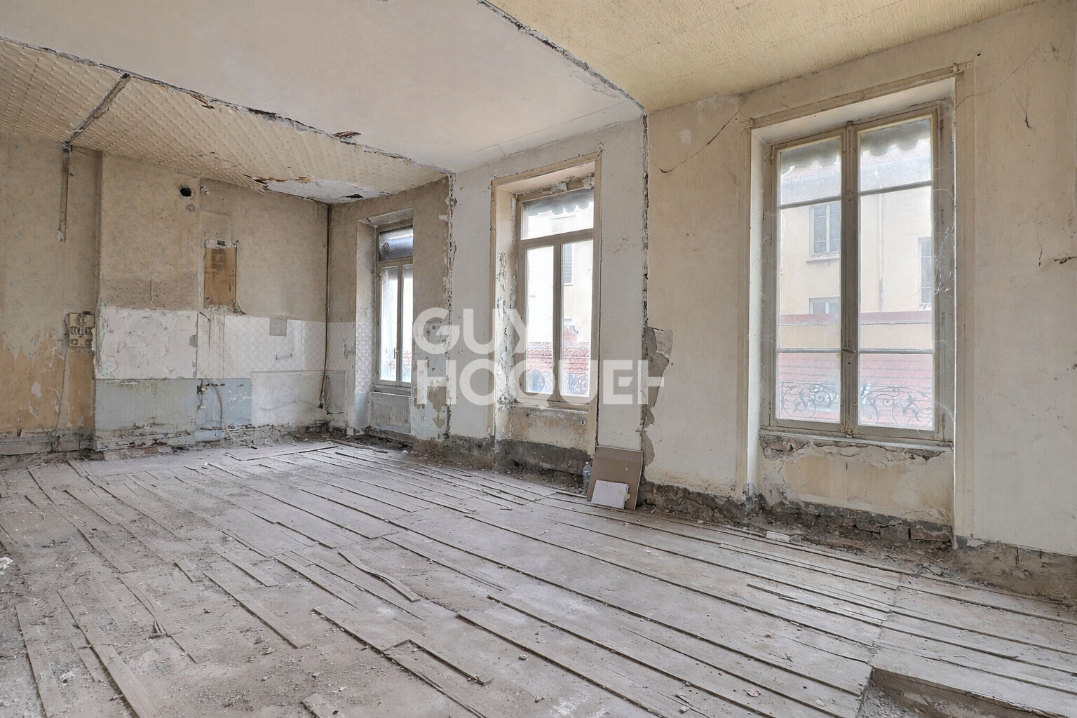 Plateau de 58m² Place Jules Guesde