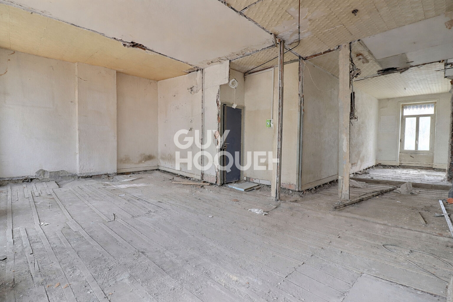Plateau de 58m² Place Jules Guesde