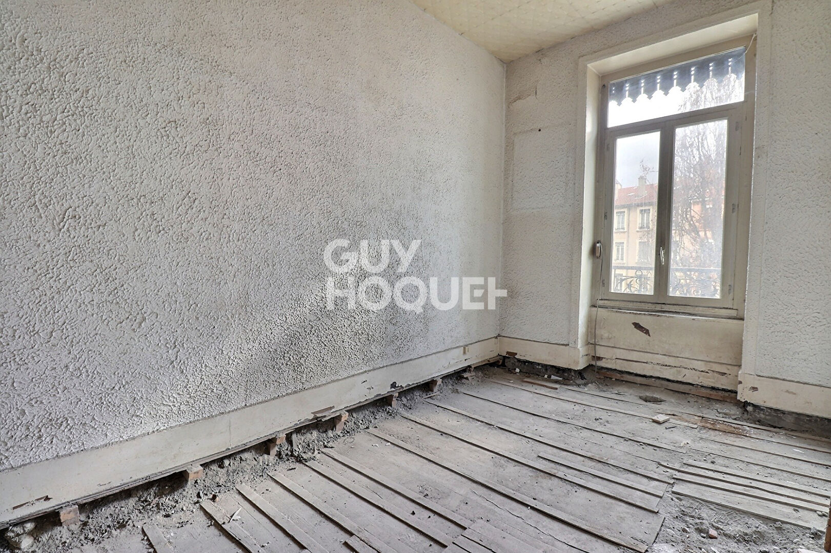 Plateau de 58m² Place Jules Guesde