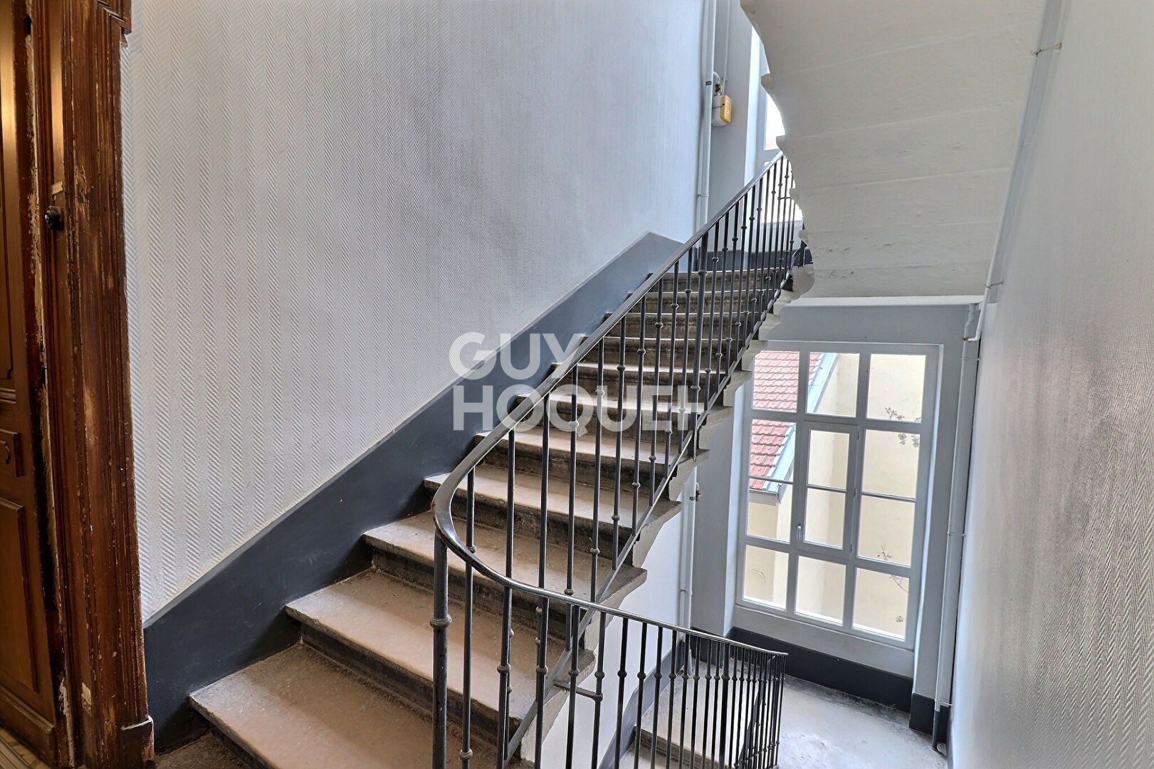 Plateau de 58m² Place Jules Guesde